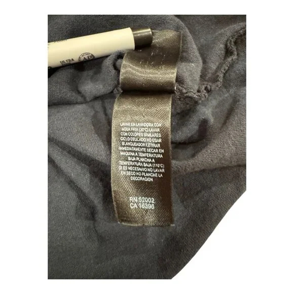 DKNY Jeans NYC Crest Graphic Tee XL Black Tribeca SoHo Village V-Neck - Picture 7 of 8